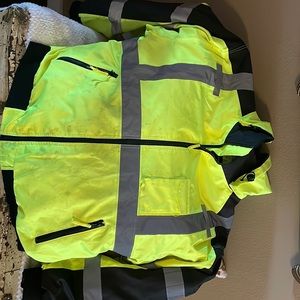 Hi vis waterproof jacket with zip out inner fleece very warm everything works 👍